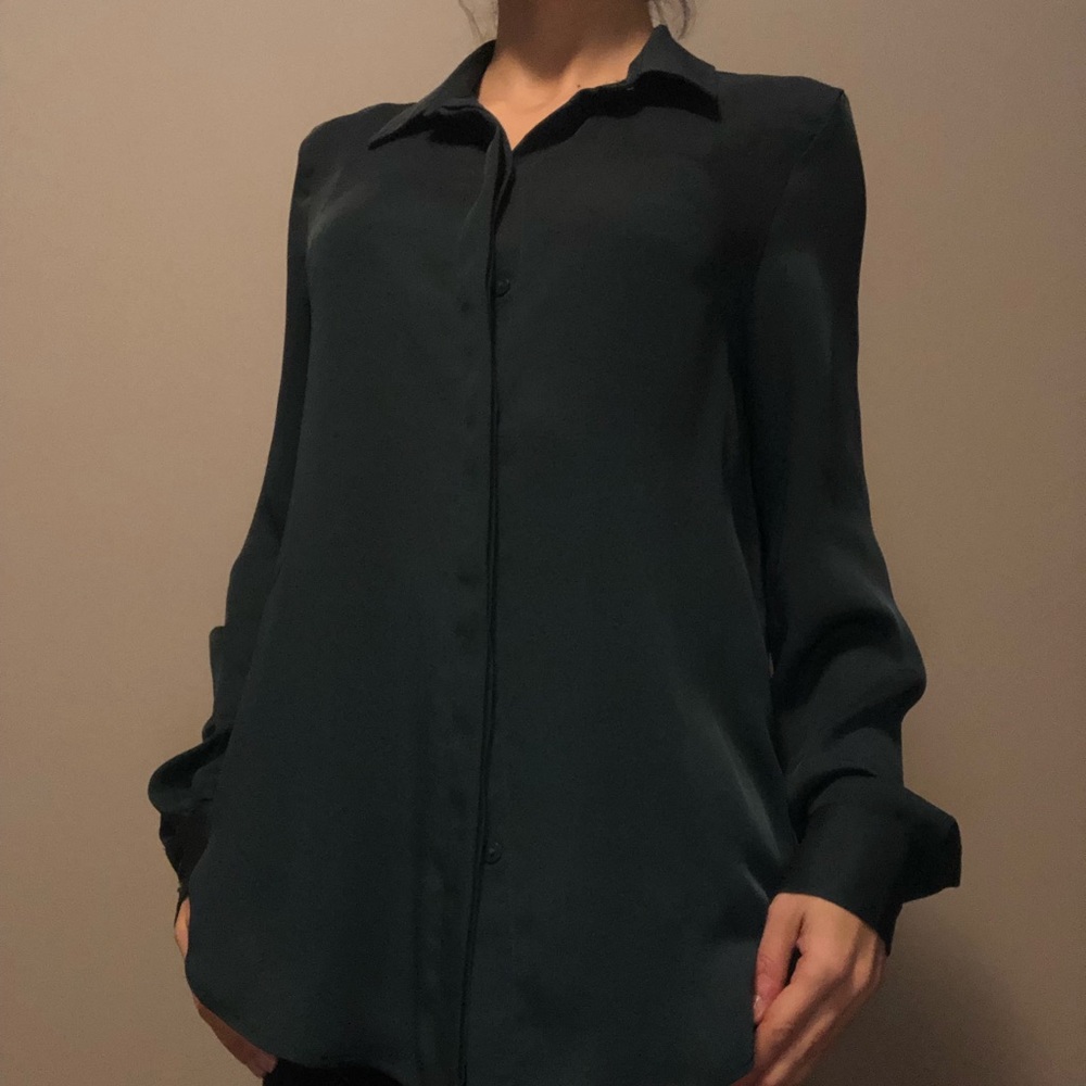 H&M FLOWY BLOUSE 💚